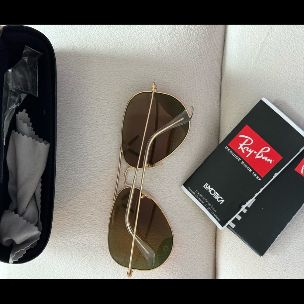 Ray Ban Aviators - Picture 4 of 6